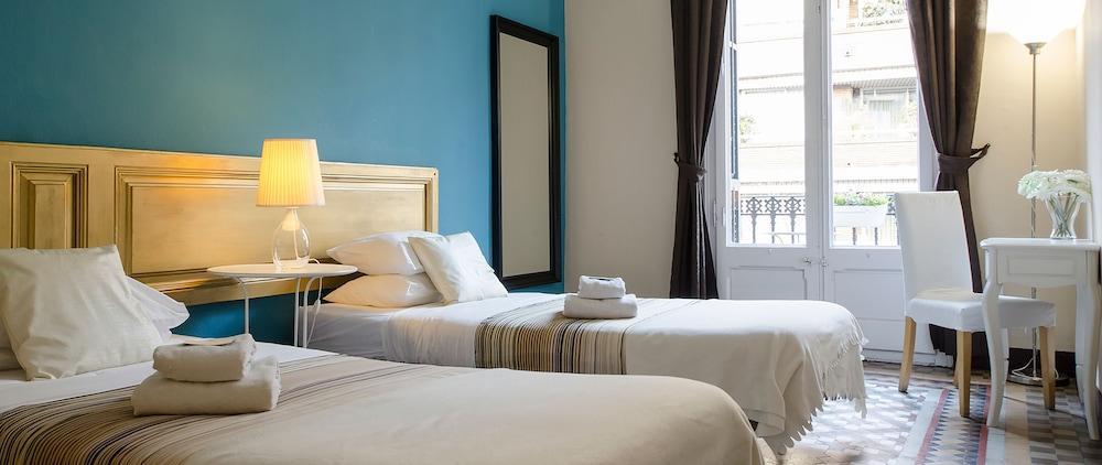 Casanova Guest House บาร์เซโลนา ภายนอก รูปภาพ