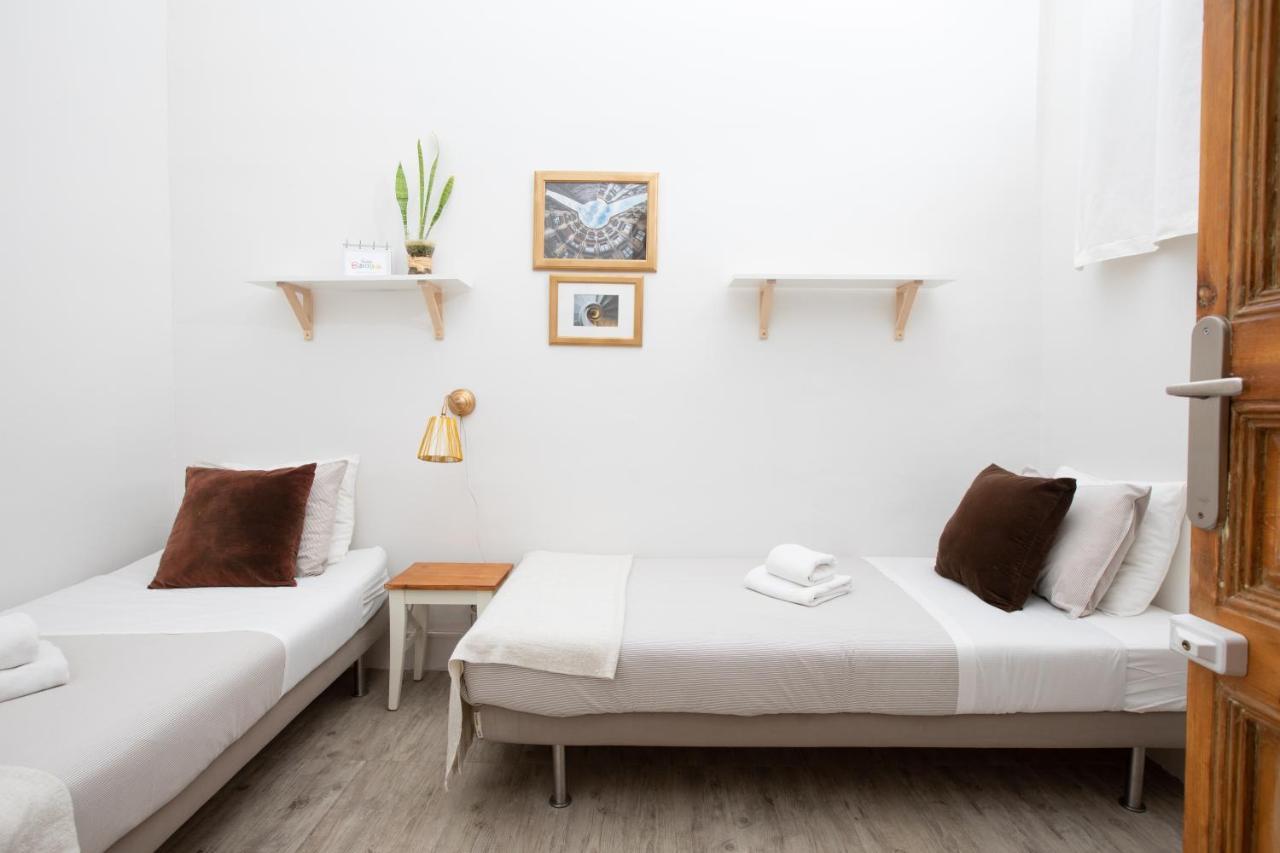 Casanova Guest House บาร์เซโลนา ภายนอก รูปภาพ