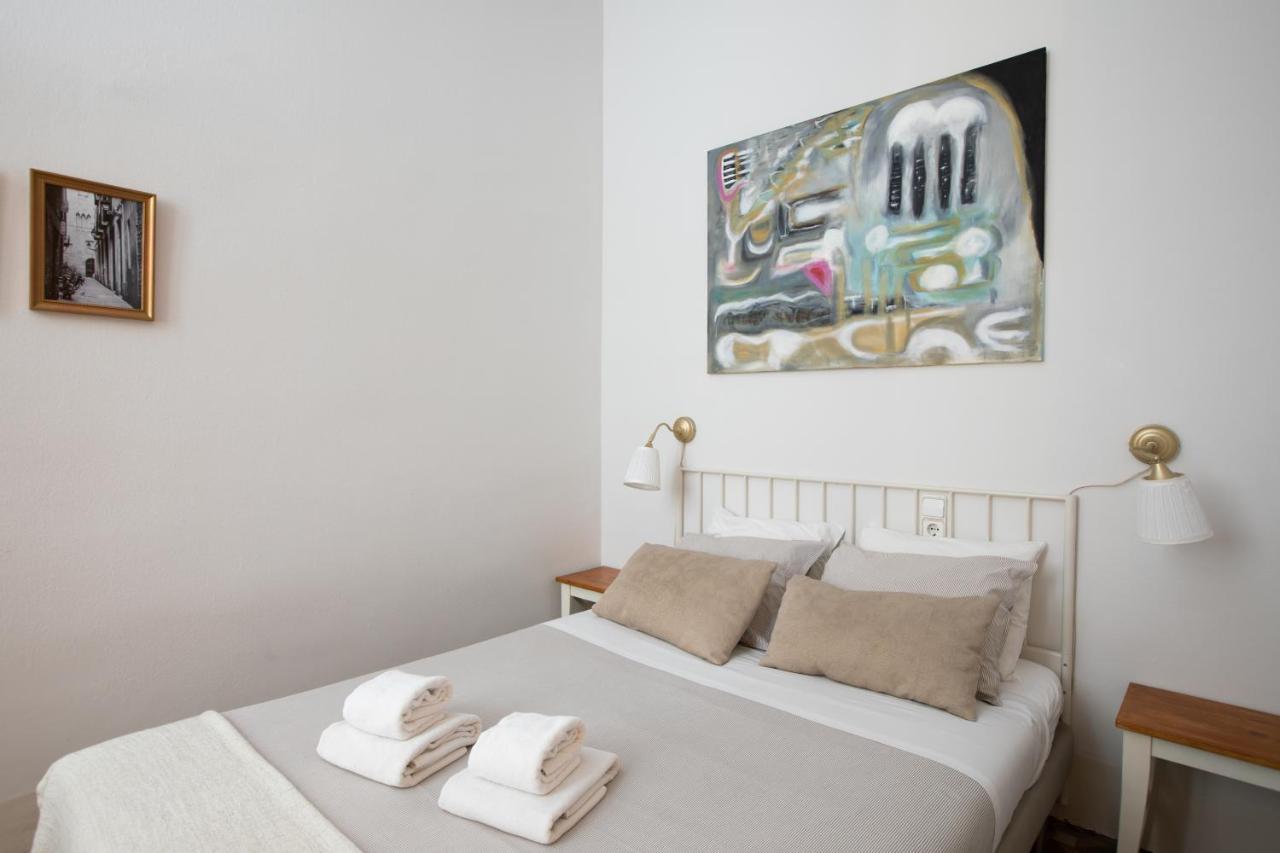 Casanova Guest House บาร์เซโลนา ภายนอก รูปภาพ