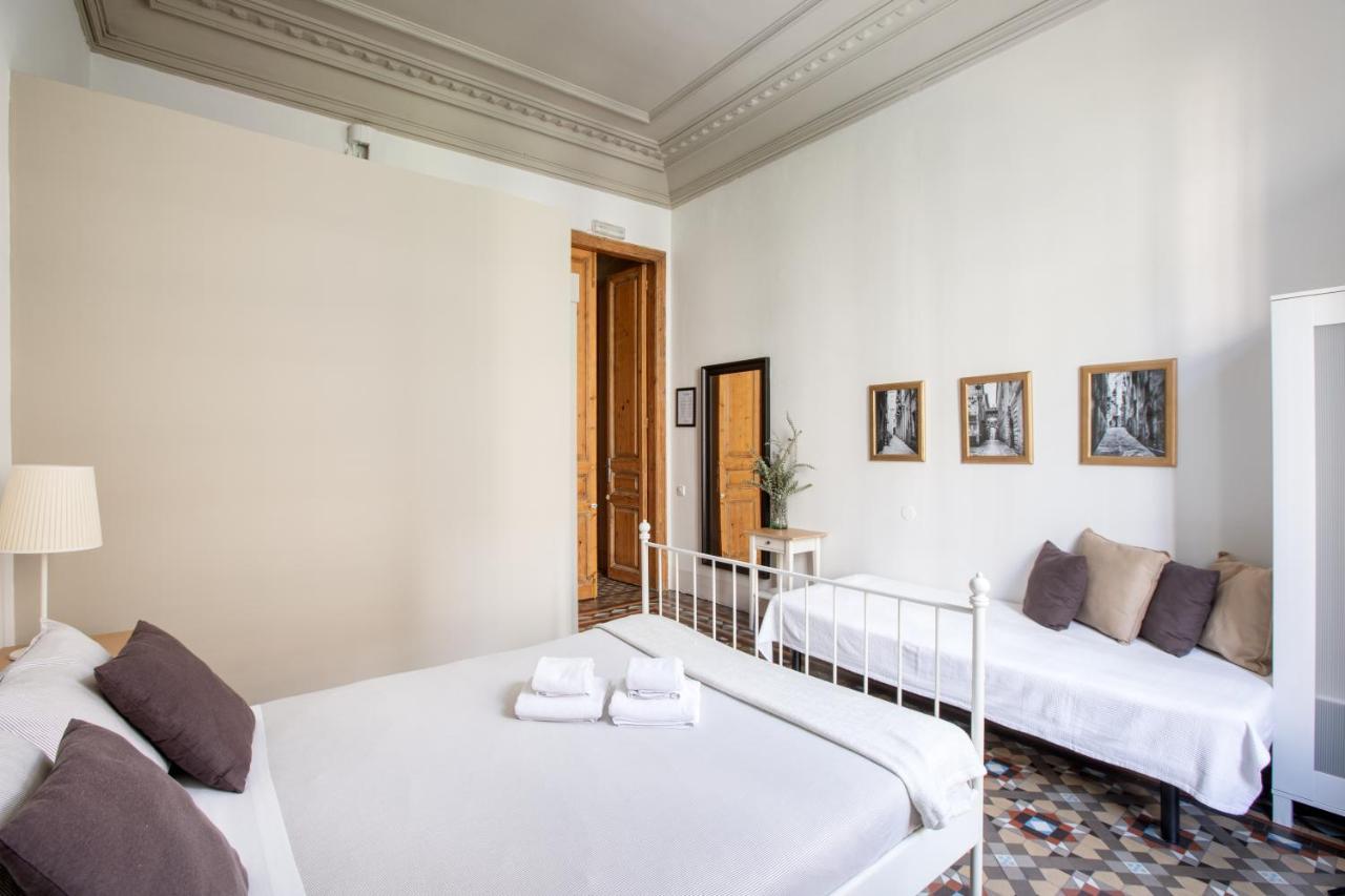 Casanova Guest House บาร์เซโลนา ภายนอก รูปภาพ